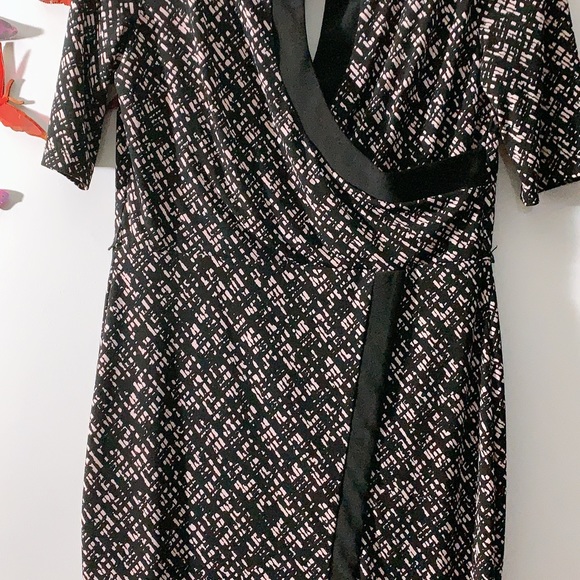 Geo Print Knit Faux-Wrap Dress - Picture 5 of 6